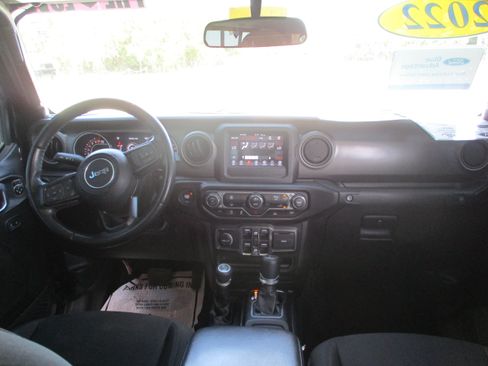 Used 2022 Jeep Gladiator Sport AWD/4WD image 15