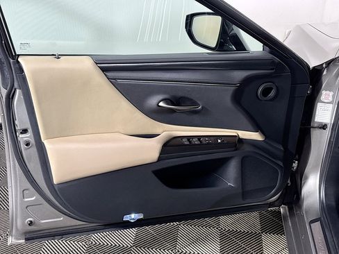 Used 2019 Lexus ES 350 image 10