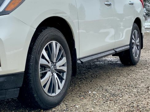 Used 2020 Nissan Pathfinder SL AWD/4WD image 15