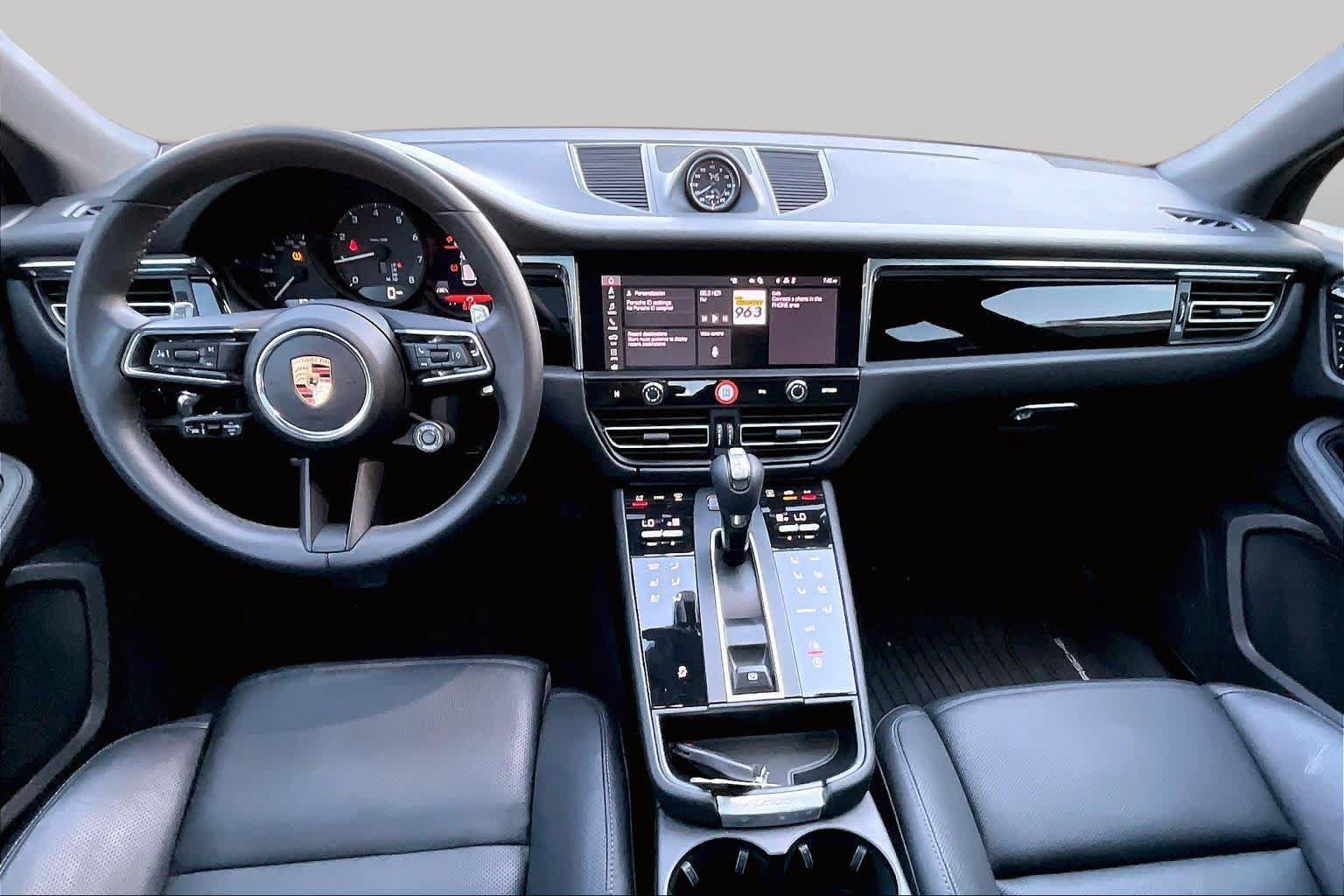 Used 2026 Porsche Macan AWD/4WD image 16