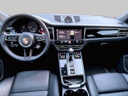 Used 2026 Porsche Macan AWD/4WD image 16