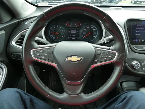 Certified 2022 Chevrolet Malibu RS FWD image 30