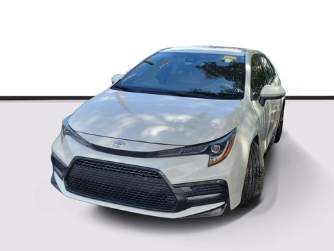 Used 2021 Toyota Corolla SE FWD image 3