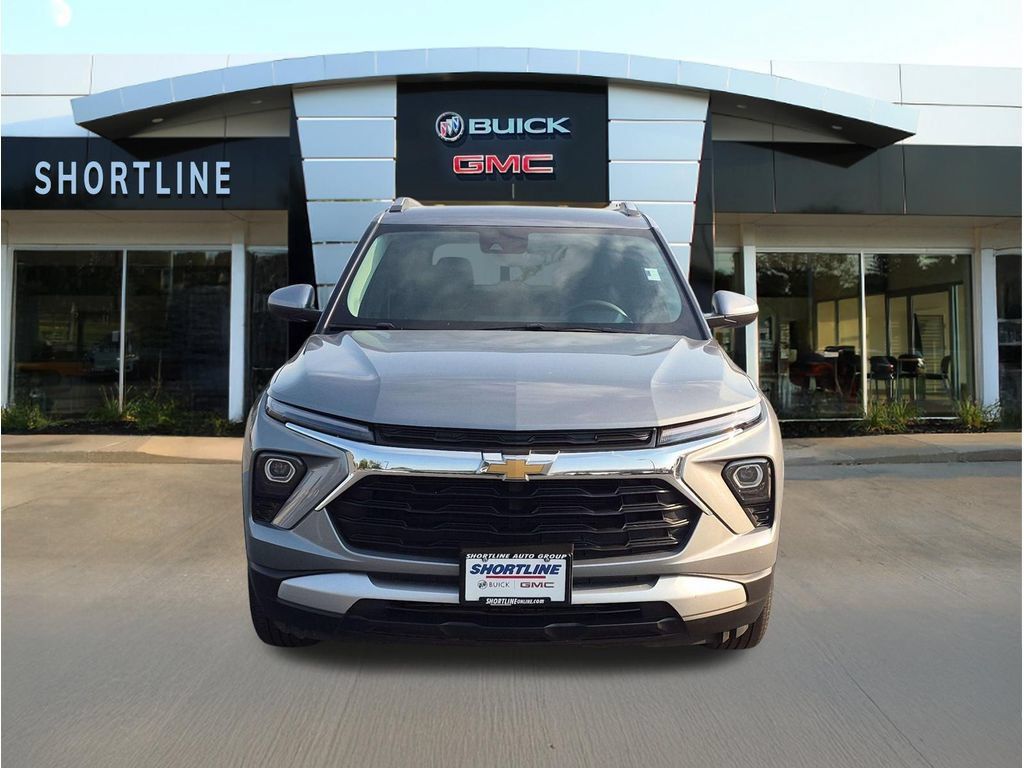 Used 2025 Chevrolet TrailBlazer LT AWD/4WD image 8