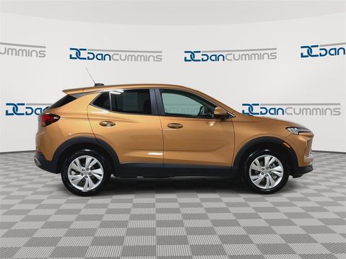 Used 2024 Buick Encore GX Preferred w/ Advanced Technology Package image 2