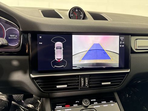 Certified 2023 Porsche Cayenne Platinum Edition AWD/4WD image 30