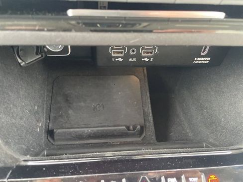 Used 2022 Jeep Wagoneer Series III w/ Flexible Seating Group image 29