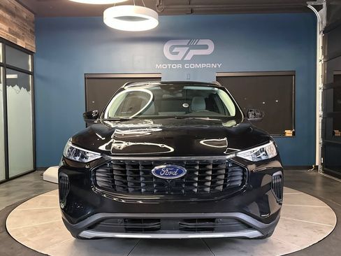 Used 2023 Ford Escape Active w/ Tech Pack #2 AWD/4WD image 8