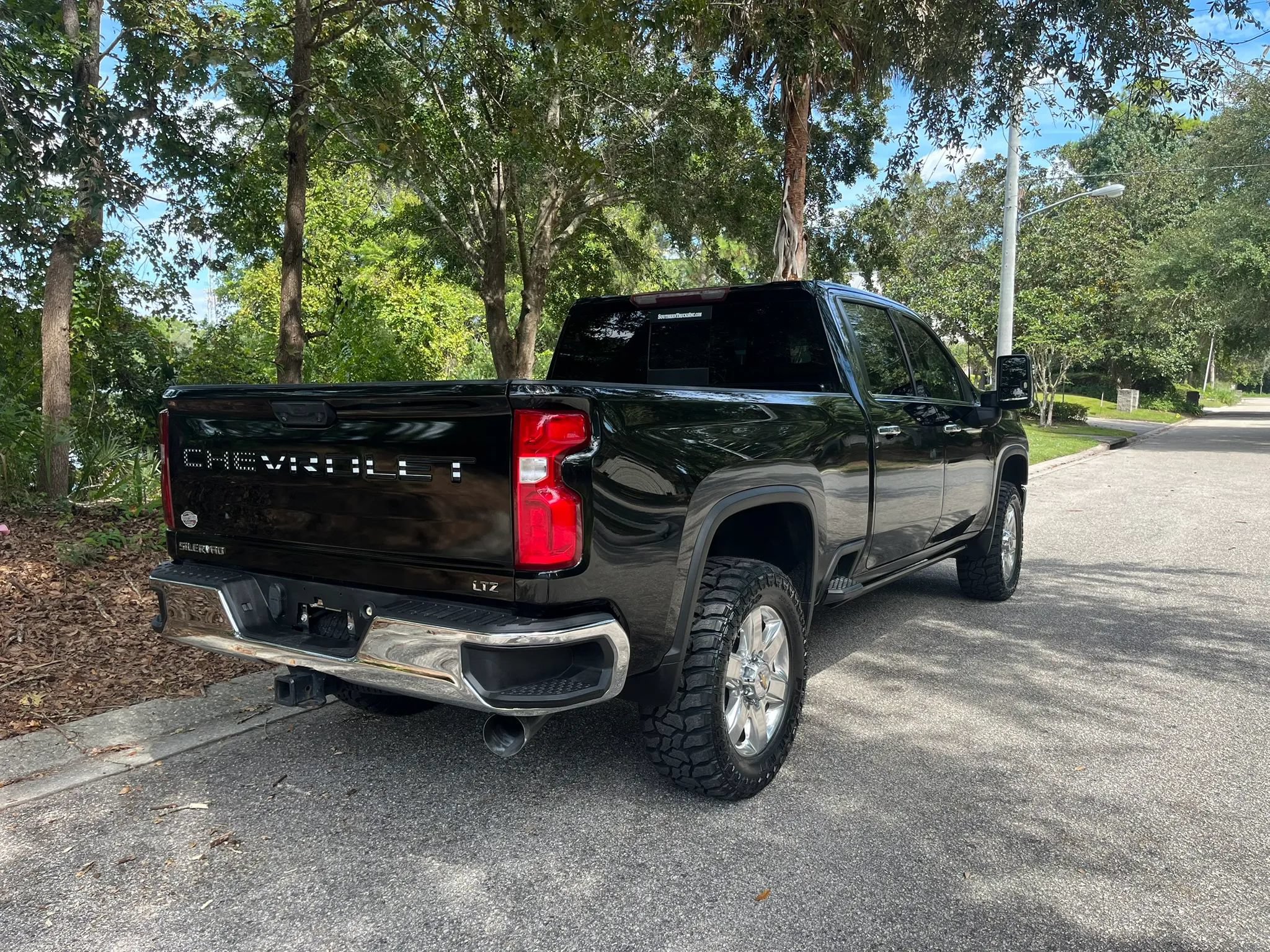 Used 2021 Chevrolet Silverado 2500 LTZ AWD/4WD image 4