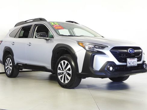 Certified 2025 Subaru Outback Premium AWD/4WD image 4