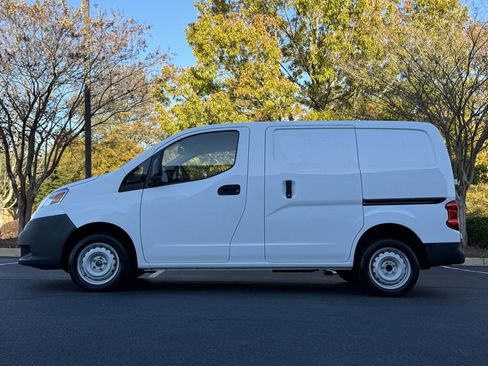 Used 2016 Nissan NV200 S w/ Back Door Glass Package image 3