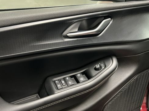 Used 2023 Jeep Grand Cherokee Laredo image 91