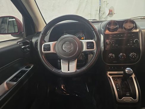 Used 2016 Jeep Compass Latitude image 13