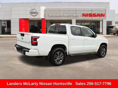 Used 2025 Nissan Frontier SV AWD/4WD image 3