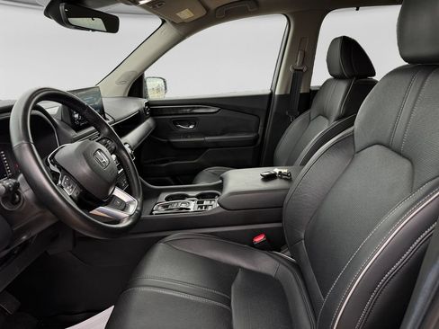 Used 2025 Honda Pilot Elite image 21