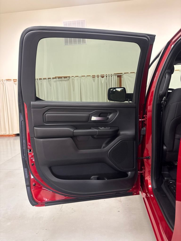 New 2026 RAM 1500 Express AWD/4WD image 21