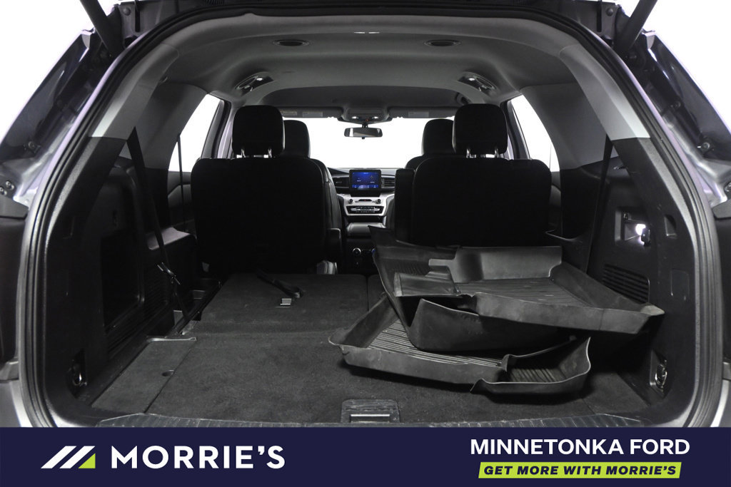 Used 2021 Ford Explorer XLT w/ Equipment Group 202A AWD/4WD image 19
