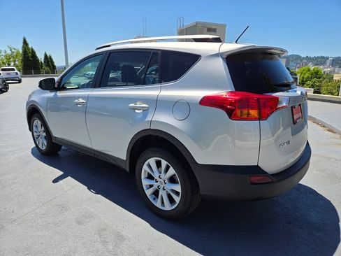 Used 2014 Toyota RAV4 Limited w/ Technology Package AWD/4WD image 6