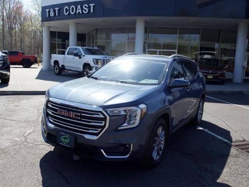 Certified 2024 GMC Terrain SLT image 1