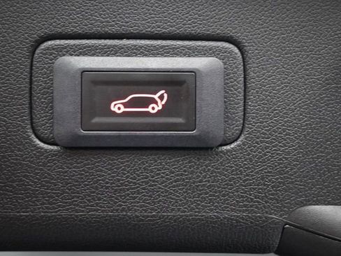 Used 2024 Kia Sorento S image 16