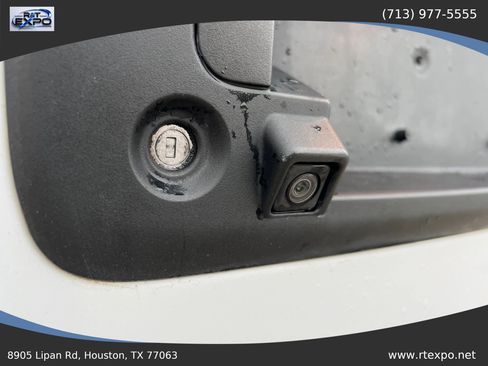 Used 2021 Chevrolet Express 2500 w/ Driver Convenience Package RWD image 18