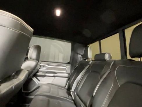 Used 2019 RAM 1500 Laramie AWD/4WD image 16