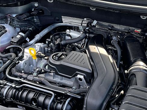 Used 2025 Volkswagen Taos S image 35