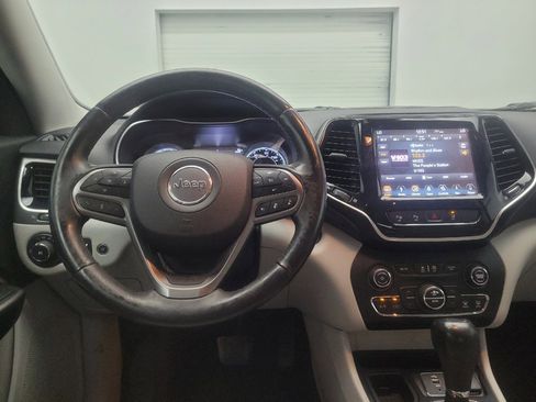 Used 2019 Jeep Cherokee Limited w/ Technology Group FWD image 22