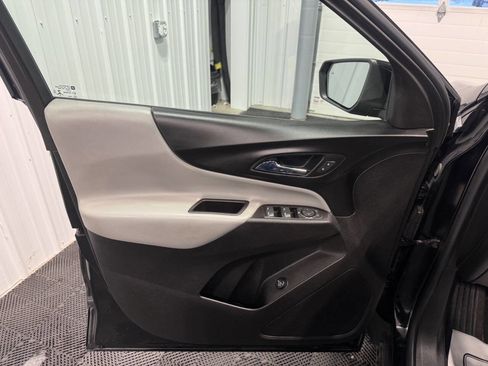 Used 2022 Chevrolet Equinox LT image 11