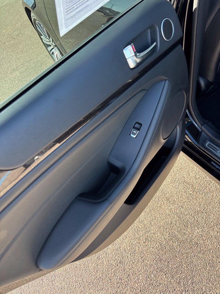 Used 2015 Kia Cadenza Premium FWD image 24