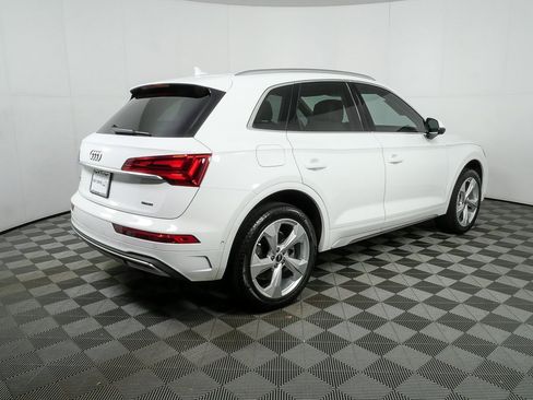 Used 2021 Audi Q5 Prestige w/ Prestige Package image 3