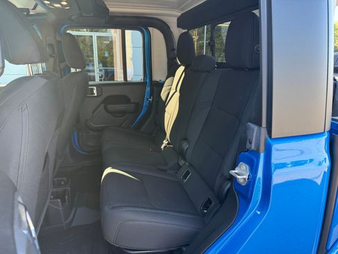 Certified 2021 Jeep Gladiator Sport image 11