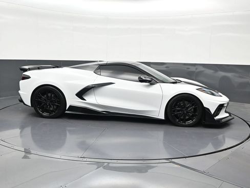 Used 2025 Chevrolet Corvette Stingray Preferred Conv w/ Z51 Performance Package RWD image 7