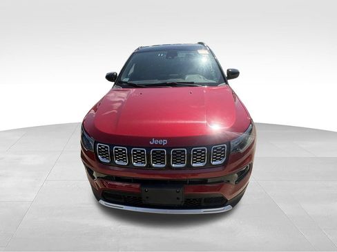 Used 2025 Jeep Compass Limited AWD/4WD image 4