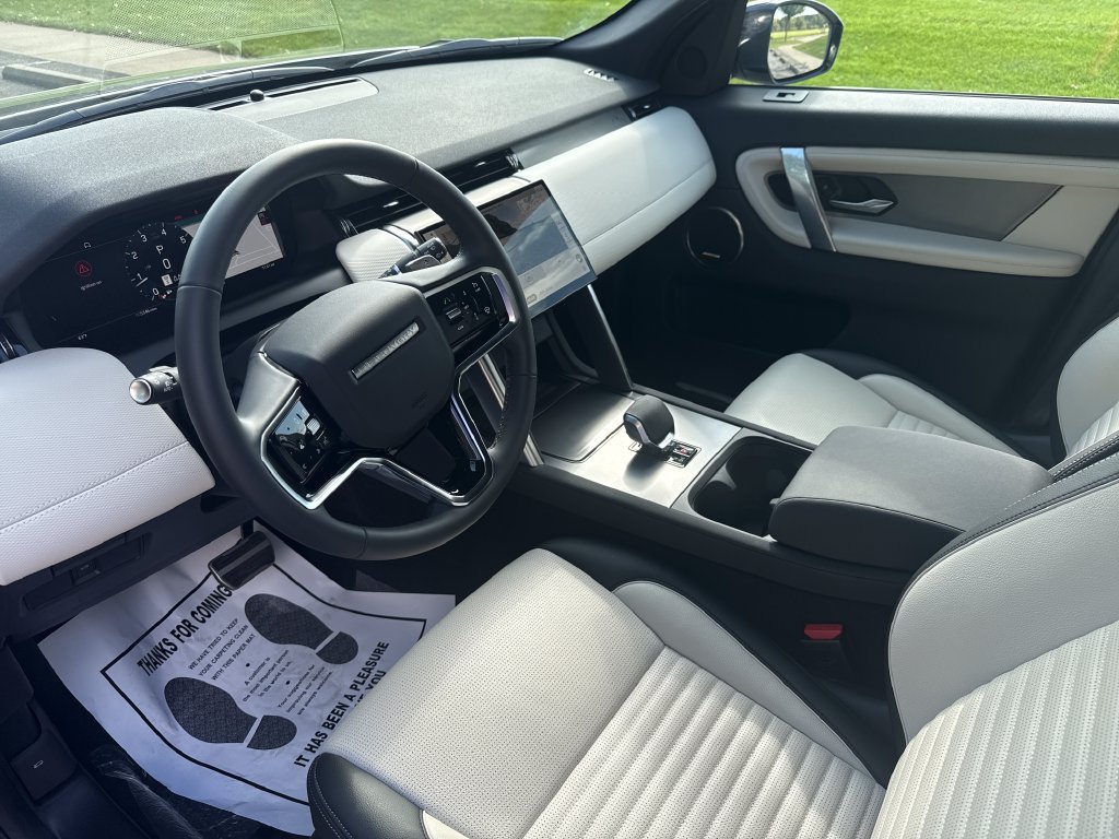 Used 2026 Land Rover Discovery Sport Landmark AWD/4WD image 14