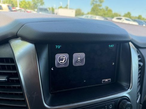 Used 2016 Chevrolet Suburban LT w/ Luxury Package AWD/4WD image 23