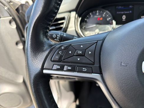 Used 2019 Nissan Rogue SV w/ Premium Package FWD image 36