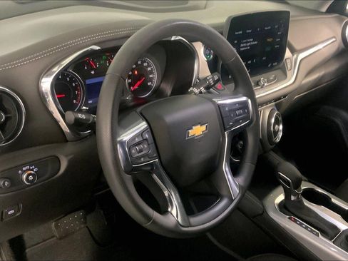 Used 2025 Chevrolet Blazer LT AWD/4WD image 14