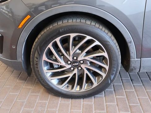 Used 2020 Lincoln Nautilus Reserve AWD/4WD image 10