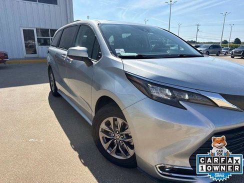 Certified 2024 Toyota Sienna XLE FWD image 12