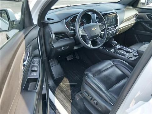 Used 2023 Chevrolet Traverse LT FWD image 10