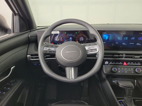 New 2025 Hyundai Santa Cruz SE image 11