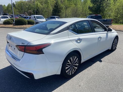 Certified 2023 Nissan Altima 2.5 SV image 5