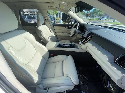Used 2024 Volvo XC60 B5 Ultimate w/ Climate Package AWD/4WD image 16