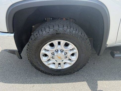 Used 2022 Chevrolet Silverado 2500 LTZ w/ Z71 Off-Road Package AWD/4WD image 12