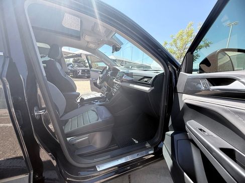 Used 2024 Volkswagen Taos SEL AWD/4WD image 25