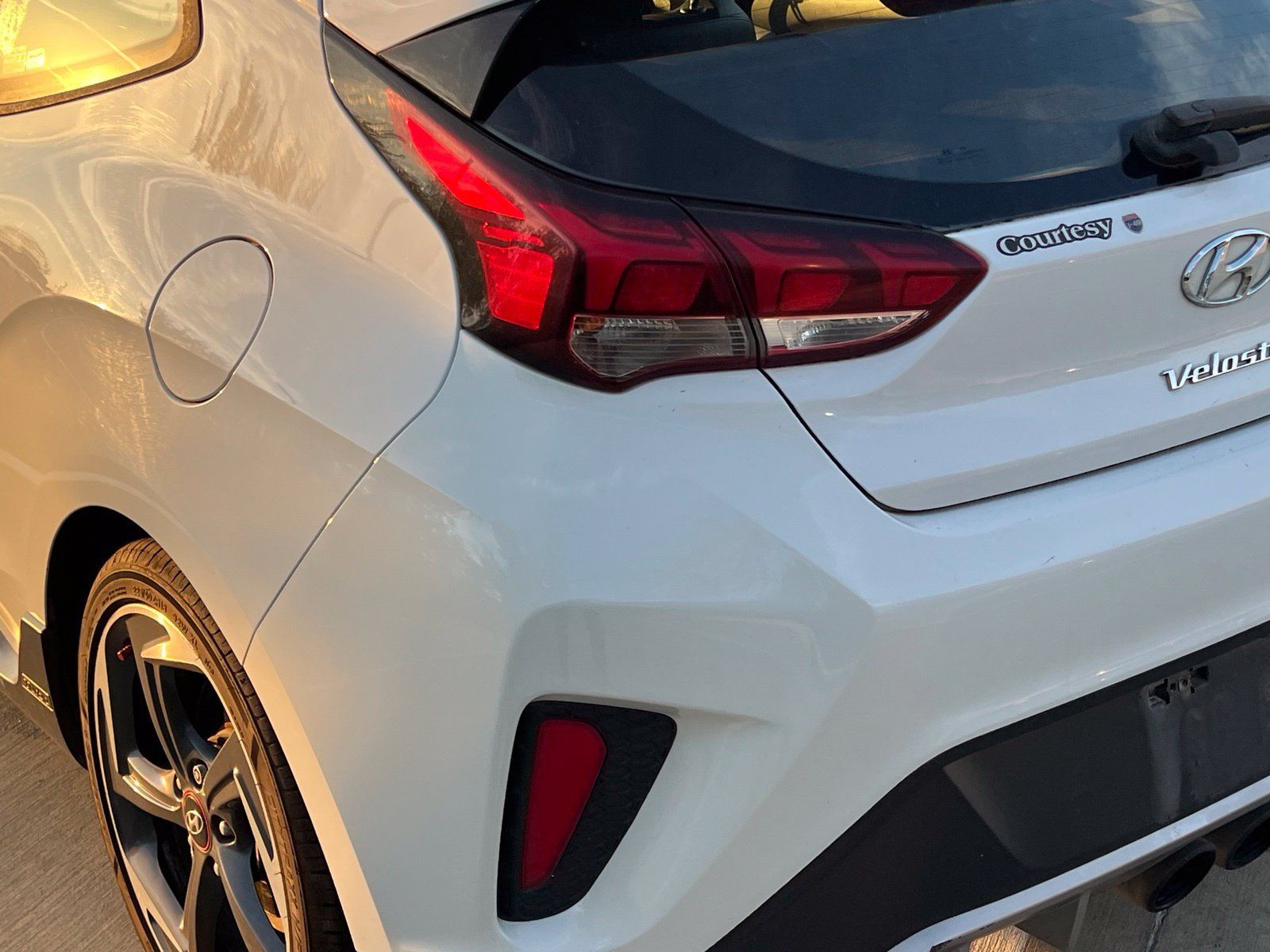 Used 2019 Hyundai Veloster Turbo FWD image 12