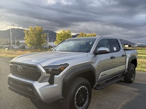 New 2025 Toyota Tacoma TRD Off-Road image 3