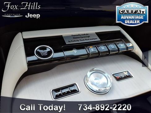 Used 2025 Lincoln Navigator L Reserve AWD/4WD image 27