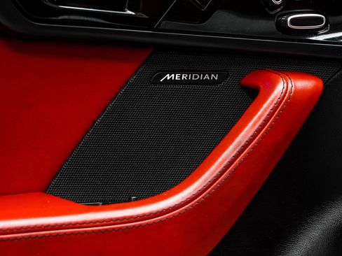 Used 2019 Jaguar F-TYPE P300 image 35